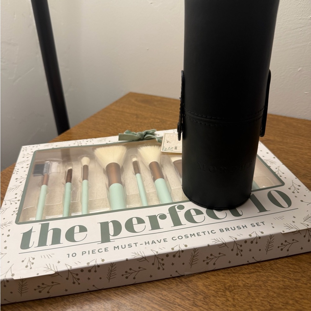 The Perfect 10 Cosmetic Brush Set with Mint Handles
